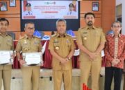 Setda Lutim Terima Penghargaan Terkait Capaian Sistem Pelayanan Kepegawaian