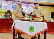 Sekda Lutim Serahkan Dokumen RPJPD Lutim Ke DPRD Lutim Untuk Dibahas