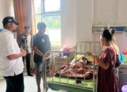 Disela Kesibukan Wabup Lutim Besuk Qonita Pasien di RSUD I Lagaligo Wotu