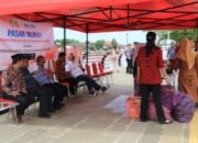 Bupati Luwu Timur Pantau Langsung Aktivitas Pasar Murah di ASM