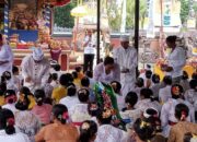 Camat Tomoni Timur Hadiri Piodalan Pura Dalem Penataran di Desa Cendana Hitam