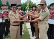 Jadi Pembina Upacara, Camat Tomtim Apresiasi Prestasi SMPN 1 Tomoni Timur