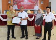 Mutu Pendidikan di Lutim Semakin Baik, Pemkab Terima Dua Penghargaan dari BBPMP Sulsel