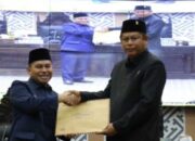 Pjs.Bupati Lutim Menyampaikan Jawabannya Atas Pemandangan Umum yang Telah Disampaikan oleh Fraksi-Fraksi DPRD