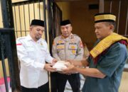 Warga Binaan yang Menjalankan Proses Penyidikan di Polres Luwu Timur Mendapatkan Takjil dari Baznas Luwu Timur