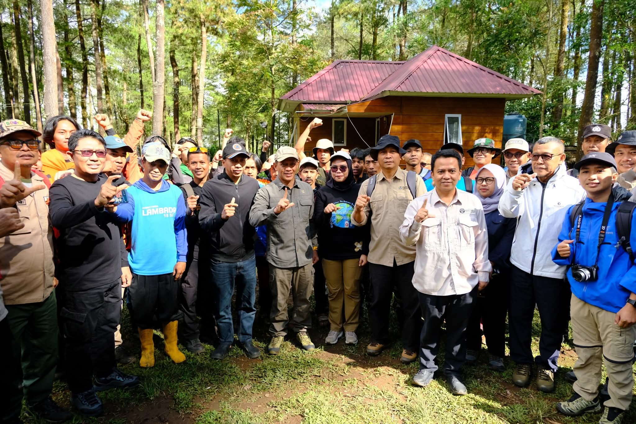 Semarak Hari Lingkungan Hidup Sedunia, PT Vale Tegaskan Komitmen Jangka Panjang Menghargai Bumi: Bersama Menteri LHK di Gunung Bawakaraeng dan Edukasi Daur Ulang Plastik bagi Masyarakat