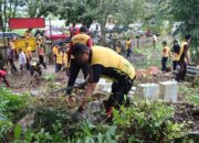 Jelang HUT Bhayangkara ke-79, Polres Luwu Timur Gelar Bakti Religi di TPU Secara Serentak