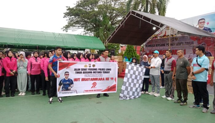 Semarak HUT Bhayangkara ke-79, Polres Luwu Timur Gelar Jalan Sehat Bareng Warga