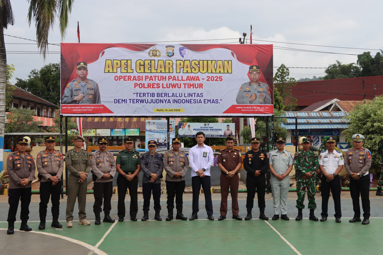 Wakapolres Luwu Timur Pimpin Apel Operasi Patuh Pallawa 2025, Ajak Personel Bertindak Humanis