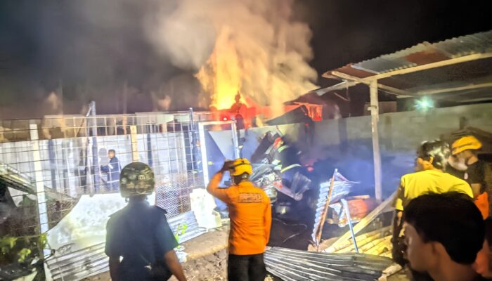 Kandang Ayam Terbakar di Pajalesang, Hebohkan Warga Sekitar