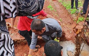 Bupati Irwan Letakkan Batu Pertama Masjid Babul Jihad, Pemkab Luwu Timur Siapkan Rp300 Juta untuk Pembangunan