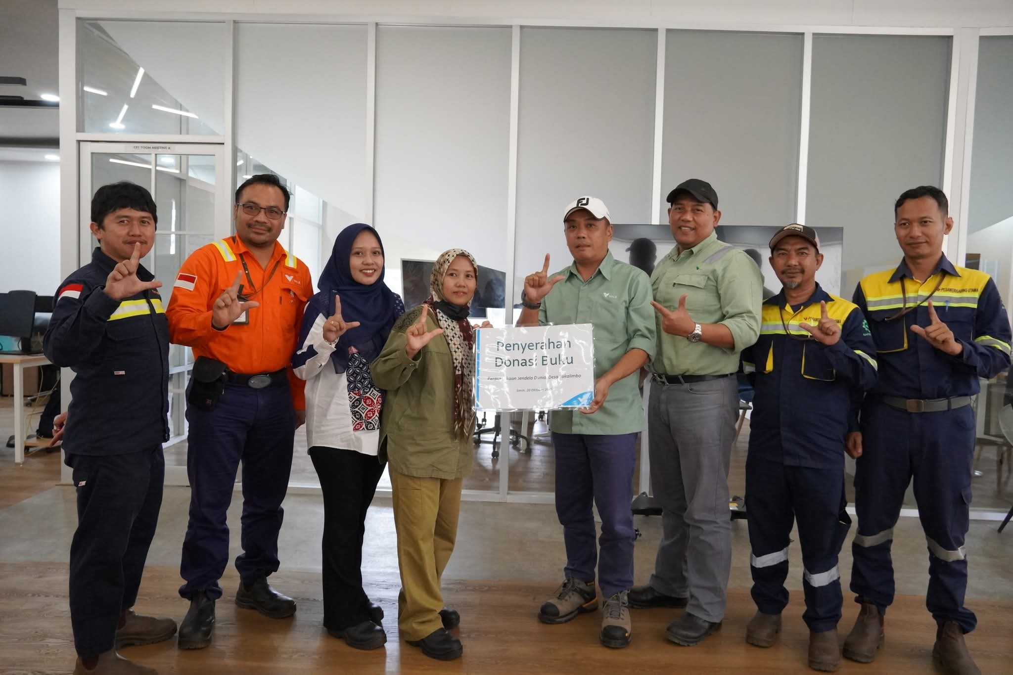 Dari Loeha Raya, PT Vale Tingkatkan Minat Baca Generasi Emas Lewat Donasi Buku