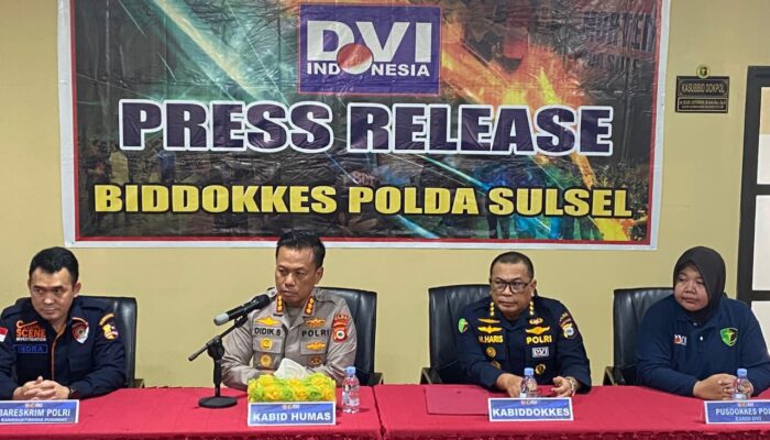 Biddokkes Polda Sulsel Gelar Press Release Penanganan Korban Laka Pesawat ATR 42-500