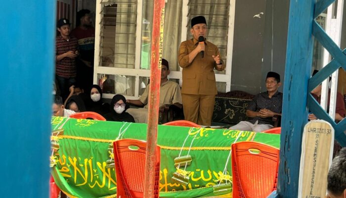 Bupati Irwan Lepas Jenazah H. Sjamsul Bachrie, Sesepuh Wotu yang Dikenal Penuh Pengabdian