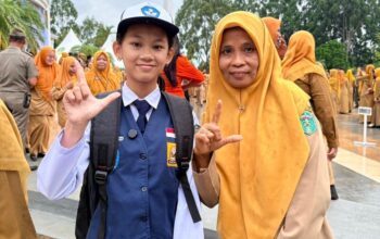 Seragam Baru, Semangat Baru: Kisah Bahagia Jarvinia dan Hanif di Luwu Timur