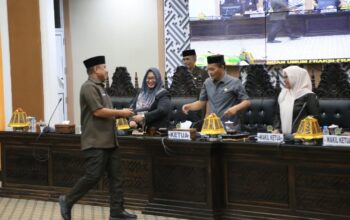 Wabup Puspawati Hadiri Paripurna LKPJ, Fraksi DPRD Apresiasi Capaian Pemda Lutim 2025