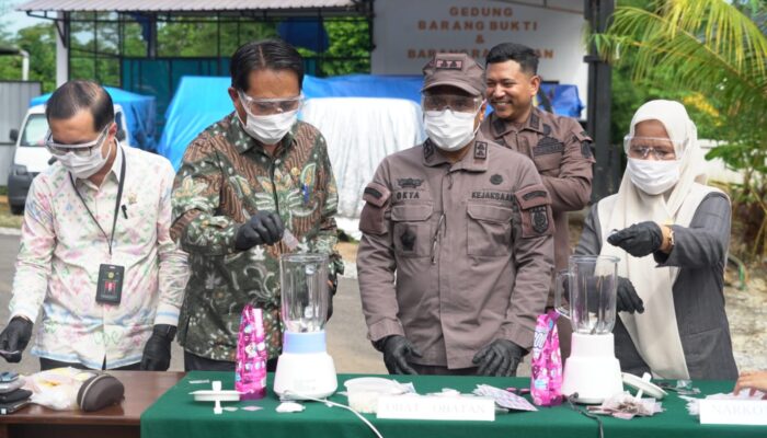 Ribuan Butir Obat Terlarang Dimusnahkan, Sekda Lutim Apresiasi Kejaksaan