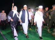 Hujan Tak Surutkan Iman, Ribuan Warga Padati Tabligh Akbar Ustadz Das’ad Latif