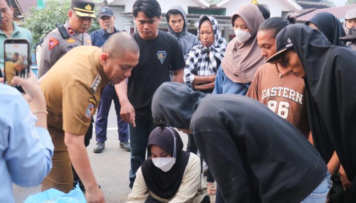 Dua Titik Jalan Diblokir Warga, Bupati Irwan Turun Langsung Buka Ruang Mediasi